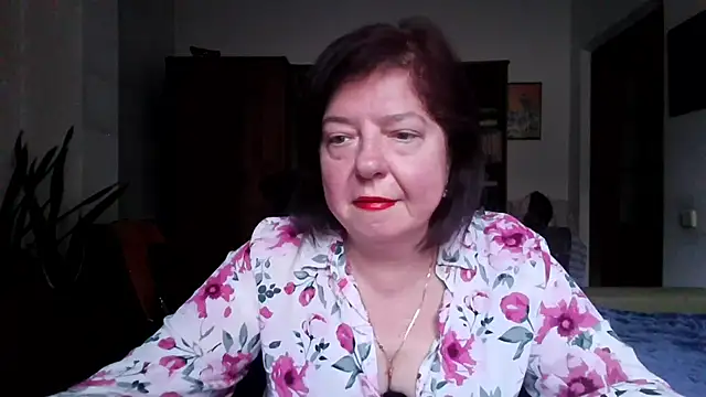 Snapshot of Violet_Pulse chatting on April 16, 2026, 2:29 pm Violet Pulse online show from April 16, 2026, 2:29 pm