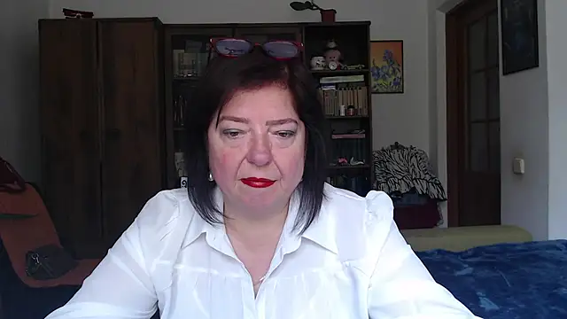 Snapshot of Violet_Pulse chatting on July 6, 2026, 8:21 am Violet Pulse online show from July 6, 2026, 8:21 am