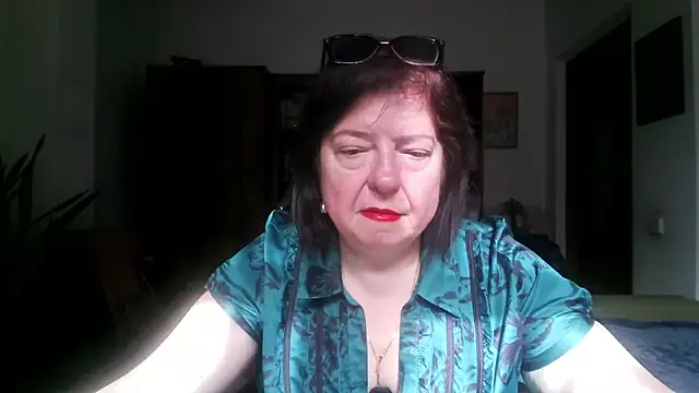 Snapshot of Violet_Pulse chatting on April 3, 2026, 7:04 am Violet Pulse online show from April 3, 2026, 7:04 am
