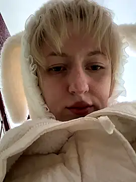 Snapshot of RonnieKiss chatting on October 3, 2025, 3:52 am RonnieKiss online show from October 3, 2025, 3:52 am