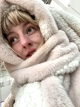 Snapshot of RonnieKiss chatting on November 4, 2025, 6:28 am RonnieKiss online show from November 4, 2025, 6:28 am