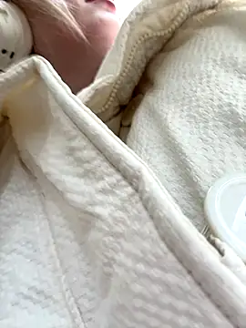 Snapshot of RonnieKiss chatting on October 11, 2025, 4:24 am RonnieKiss online show from October 11, 2025, 4:24 am