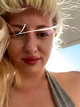 RonnieKiss online show from December 20, 2025, 5:10 am