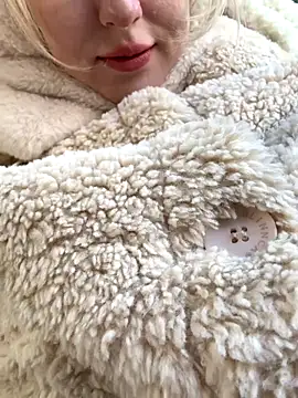 Snapshot of RonnieKiss chatting on October 18, 2025, 5:31 am RonnieKiss online show from October 18, 2025, 5:31 am