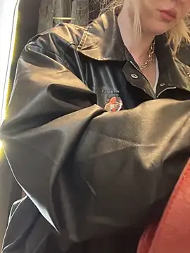 Snapshot of RonnieKiss chatting on September 25, 2025, 3:45 am RonnieKiss online show from September 25, 2025, 3:45 am