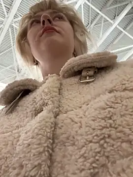 Snapshot of RonnieKiss chatting on October 27, 2025, 5:30 am RonnieKiss online show from October 27, 2025, 5:30 am