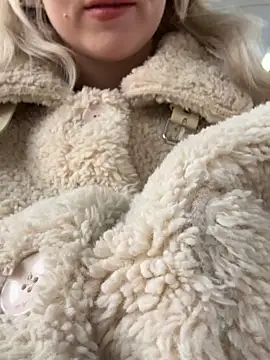 Snapshot of RonnieKiss chatting on October 24, 2025, 3:16 am RonnieKiss online show from October 24, 2025, 3:16 am