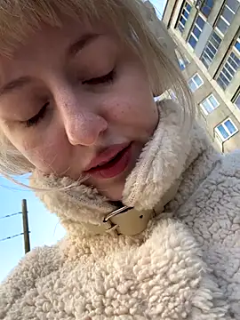 Snapshot of RonnieKiss chatting on October 17, 2025, 4:05 am RonnieKiss online show from October 17, 2025, 4:05 am