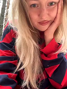 Snapshot of RonnieKiss chatting on September 21, 2025, 5:01 am RonnieKiss online show from September 21, 2025, 5:01 am