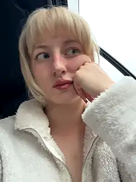 Snapshot of RonnieKiss chatting on September 22, 2025, 4:29 am RonnieKiss online show from September 22, 2025, 4:29 am