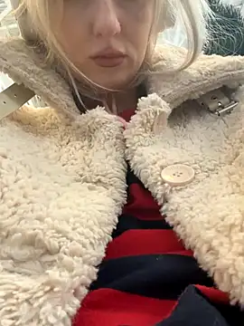 Snapshot of RonnieKiss chatting on October 30, 2025, 5:39 am RonnieKiss online show from October 30, 2025, 5:39 am