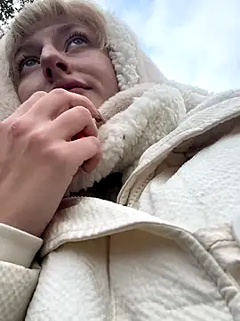 Snapshot of RonnieKiss chatting on October 16, 2025, 4:54 am RonnieKiss online show from October 16, 2025, 4:54 am