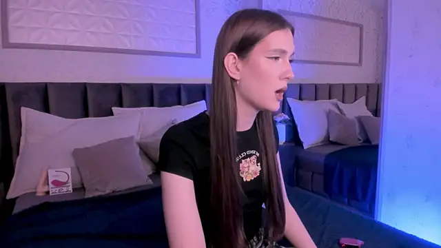 babyy gloria online show from November 11, 2025, 3:18 pm