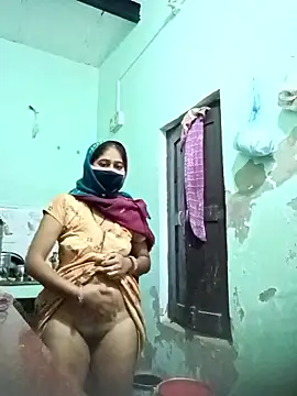 Snapshot of Cute-Charvii chatting on January 13, 2026, 2:15 am Cute-Charvii online show from January 13, 2026, 2:15 am