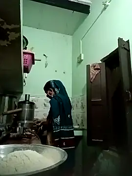 Snapshot of Cute-Charvii chatting on February 27, 2026, 12:55 am Cute-Charvii online show from February 27, 2026, 12:55 am