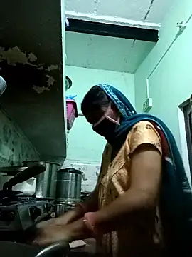 Snapshot of Cute-Charvii chatting on February 4, 2026, 1:44 am Cute-Charvii online show from February 4, 2026, 1:44 am