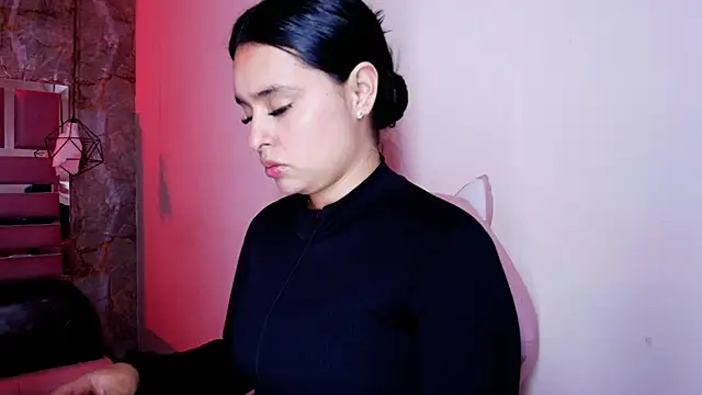 lorem adams online show from October 6, 2025, 12:17 pm