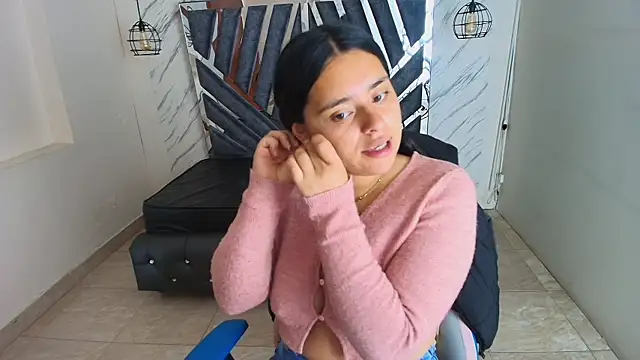 lorem adams online show from December 4, 2025, 11:31 am