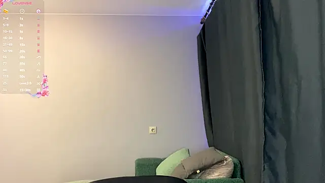 TanekaBoitel online show from October 4, 2025, 10:17 am