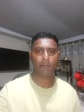 Snapshot of kingVibeX chatting on November 16, 2025, 8:02 pm kingVibeX online show from November 16, 2025, 8:02 pm