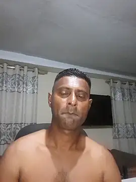 Snapshot of kingVibeX chatting on December 4, 2025, 9:36 pm kingVibeX online show from December 4, 2025, 9:36 pm