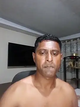 Snapshot of kingVibeX chatting on October 21, 2025, 7:57 pm kingVibeX online show from October 21, 2025, 7:57 pm