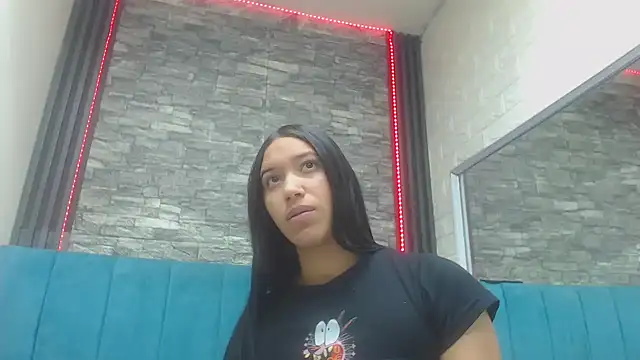 Snapshot of Lil_Rose2006 chatting on October 29, 2025, 1:32 pm Lil Rose2006 online show from October 29, 2025, 1:32 pm