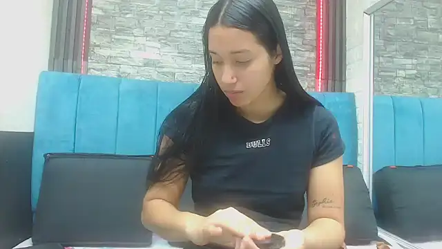 Snapshot of Lil_Rose2006 chatting on November 20, 2025, 12:50 pm Lil Rose2006 online show from November 20, 2025, 12:50 pm