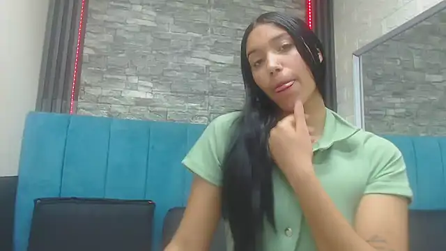 Snapshot of Lil_Rose2006 chatting on November 18, 2025, 3:15 pm Lil Rose2006 online show from November 18, 2025, 3:15 pm