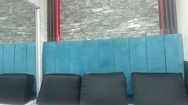 Snapshot of Lil_Rose2006 chatting on December 5, 2025, 12:04 pm Lil Rose2006 online show from December 5, 2025, 12:04 pm