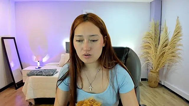 Samara Hilton 2 online show from October 7, 2025, 7:37 pm