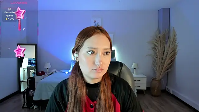 Samara Hilton 2 online show from September 26, 2025, 7:43 pm