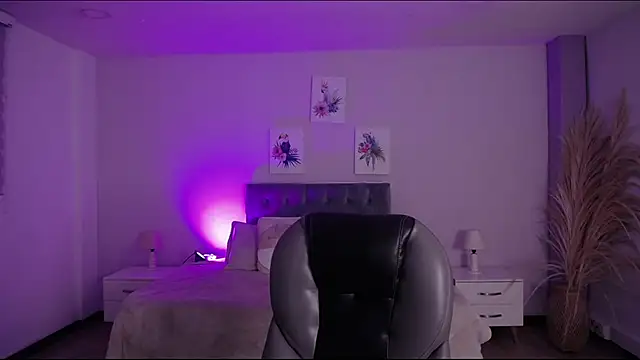 Samara Hilton 2 online show from December 5, 2025, 6:28 pm