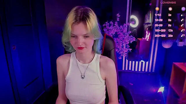Snapshot of Lika_Sky chatting on May 15, 2026, 4:05 pm Lika Sky online show from May 15, 2026, 4:05 pm