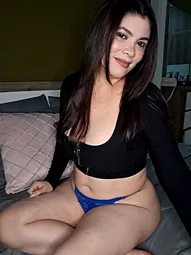 Meli28  online show from November 10, 2025, 3:44 am