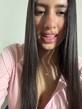 Snapshot of Julieta_Duque chatting on June 17, 2026, 3:50 am Julieta Duque online show from June 17, 2026, 3:50 am