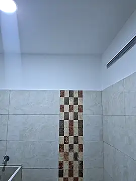 daniela crozee  online show from December 15, 2025, 1:22 am