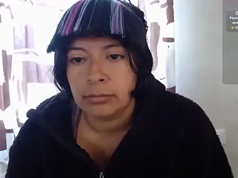 Acelinrose online show from February 10, 2026, 2:27 pm