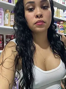 Snapshot of FOX_LATINA chatting on March 23, 2026, 11:48 pm FOX LATINA online show from March 23, 2026, 11:48 pm