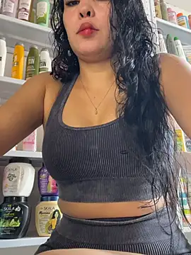 Snapshot of FOX_LATINA chatting on May 30, 2026, 6:13 pm FOX LATINA online show from May 30, 2026, 6:13 pm