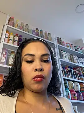 Snapshot of FOX_LATINA chatting on April 5, 2026, 9:21 pm FOX LATINA online show from April 5, 2026, 9:21 pm