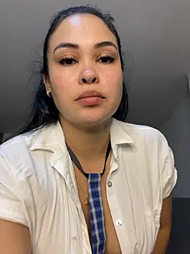 Snapshot of FOX_LATINA chatting on May 18, 2026, 4:07 am FOX LATINA online show from May 18, 2026, 4:07 am