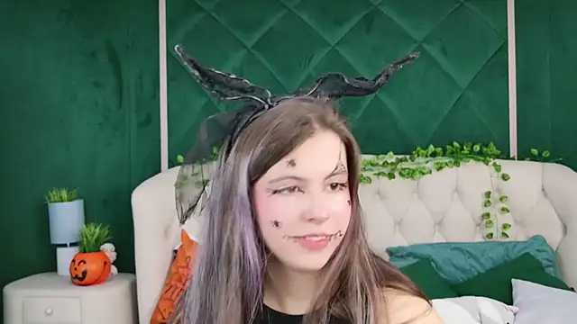 Snapshot of Akira_Halls chatting on October 31, 2025, 9:43 pm Akira Halls online show from October 31, 2025, 9:43 pm