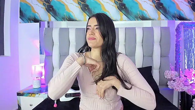 Snapshot of IsaDiiaz chatting on February 18, 2026, 5:16 am IsaDiiaz online show from February 18, 2026, 5:16 am