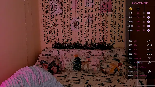 Snapshot of LinaBlossom_ chatting on January 7, 2026, 8:19 am LinaBlossom online show from January 7, 2026, 8:19 am