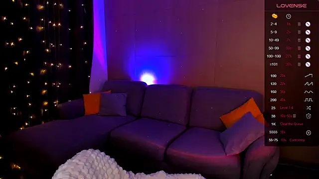 Snapshot of LinaBlossom_ chatting on February 18, 2026, 8:22 am LinaBlossom online show from February 18, 2026, 8:22 am