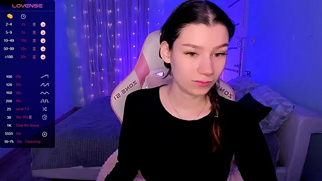 Snapshot of LinaBlossom_ chatting on February 12, 2026, 2:22 am LinaBlossom online show from February 12, 2026, 2:22 am