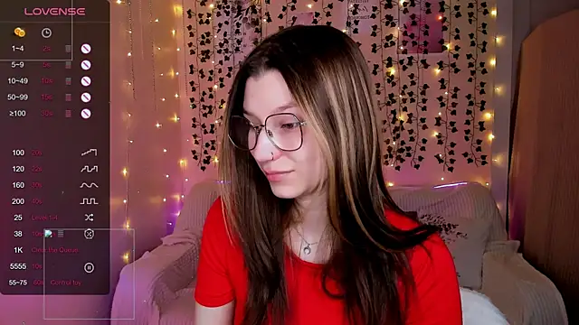 Snapshot of LinaBlossom_ chatting on January 15, 2026, 9:23 am LinaBlossom online show from January 15, 2026, 9:23 am