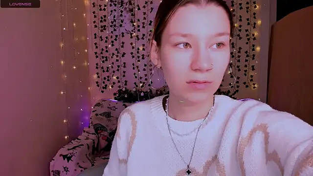 Snapshot of LinaBlossom_ chatting on January 10, 2026, 6:53 am LinaBlossom online show from January 10, 2026, 6:53 am