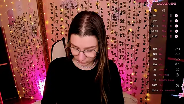 Snapshot of LinaBlossom_ chatting on February 28, 2026, 8:03 am LinaBlossom online show from February 28, 2026, 8:03 am